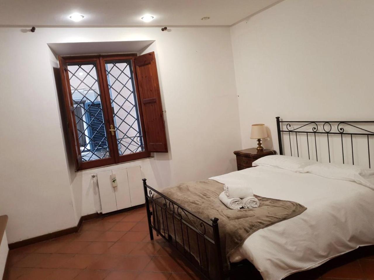 Big Apartment In Campo De Fiori Рим Екстериор снимка