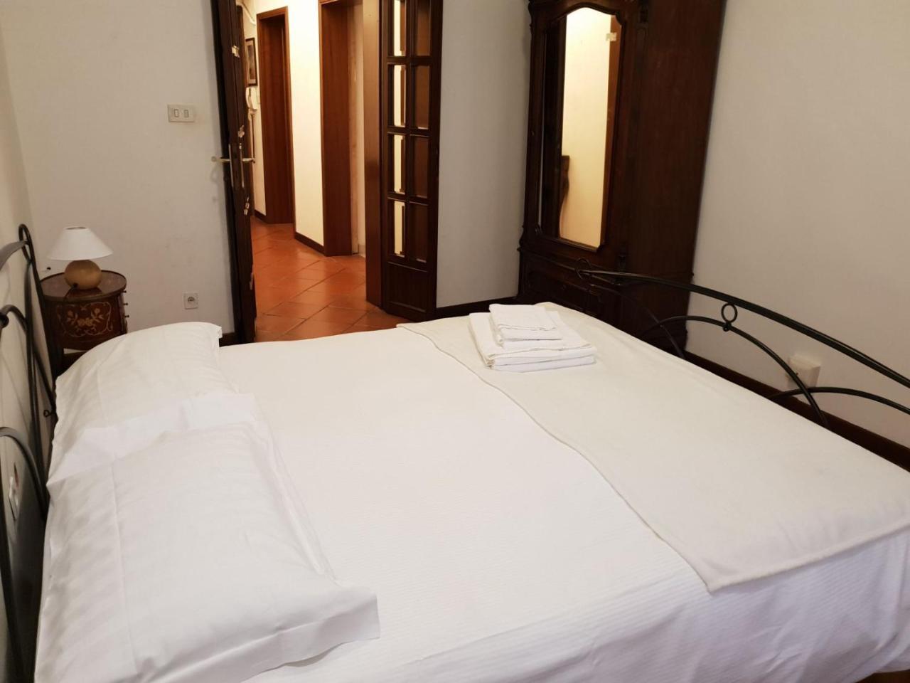 Big Apartment In Campo De Fiori Рим Екстериор снимка